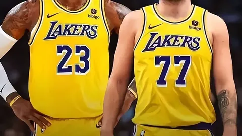 库里庆生派对狂欢不停，库追巴三人嗨唱通宵